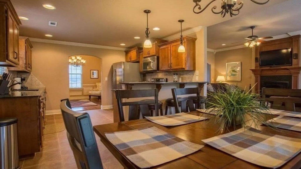Hollister House | Buffalo Ridge Retreat
