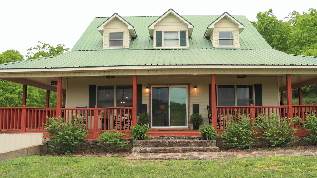 Jasper Cabin | Buffalo River Getaway Steps to Scenic Bike Trails & Outdoor Adventure
