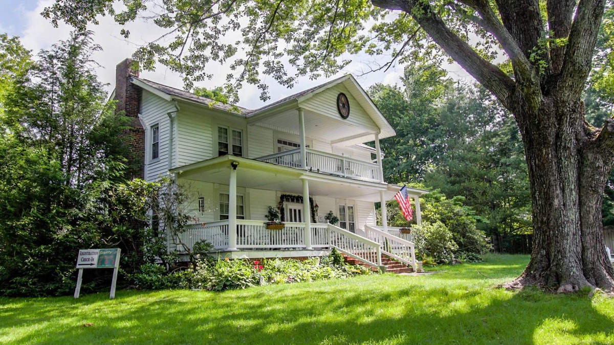 West Jefferson Bed & Breakfast | Buffalo Tavern Bed & Breakfast