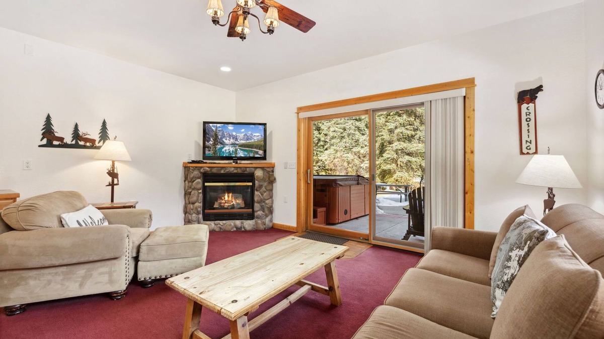 Fall River Estates Condo | Bugle Pointe A05 (Private Hot tub) River Views!