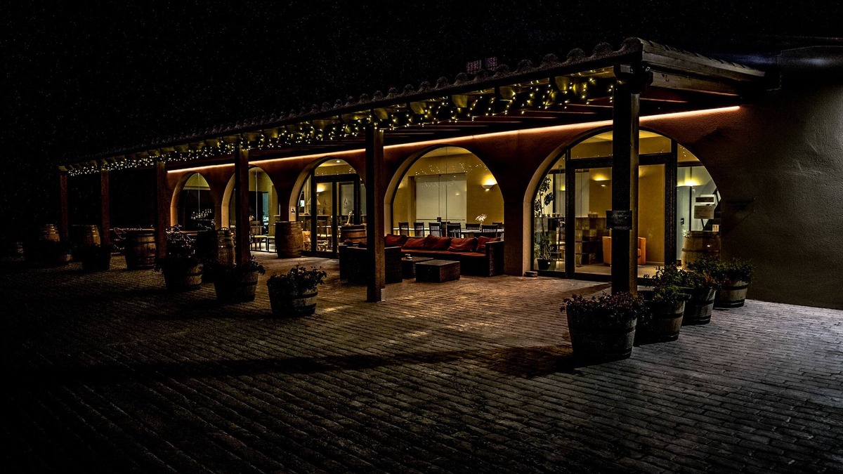 Gratallops Hotel | Buil & Gine Wine Hotel