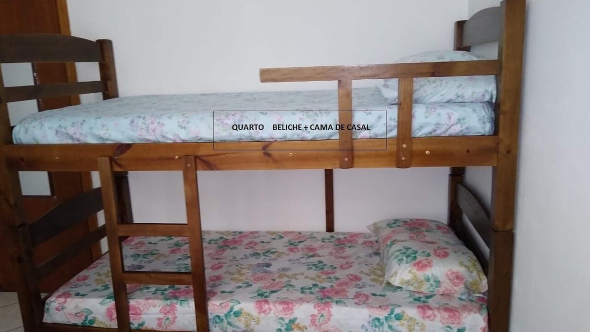 Gonzaga Apartment | Building in front of Praia do Gonzaga in Santos, between channels 2 and 3.
