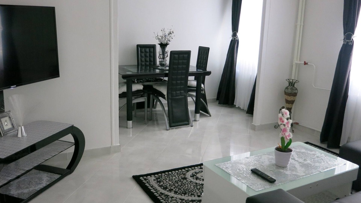 Joinville-le-Pont Apartment | Building part of the city's heritage