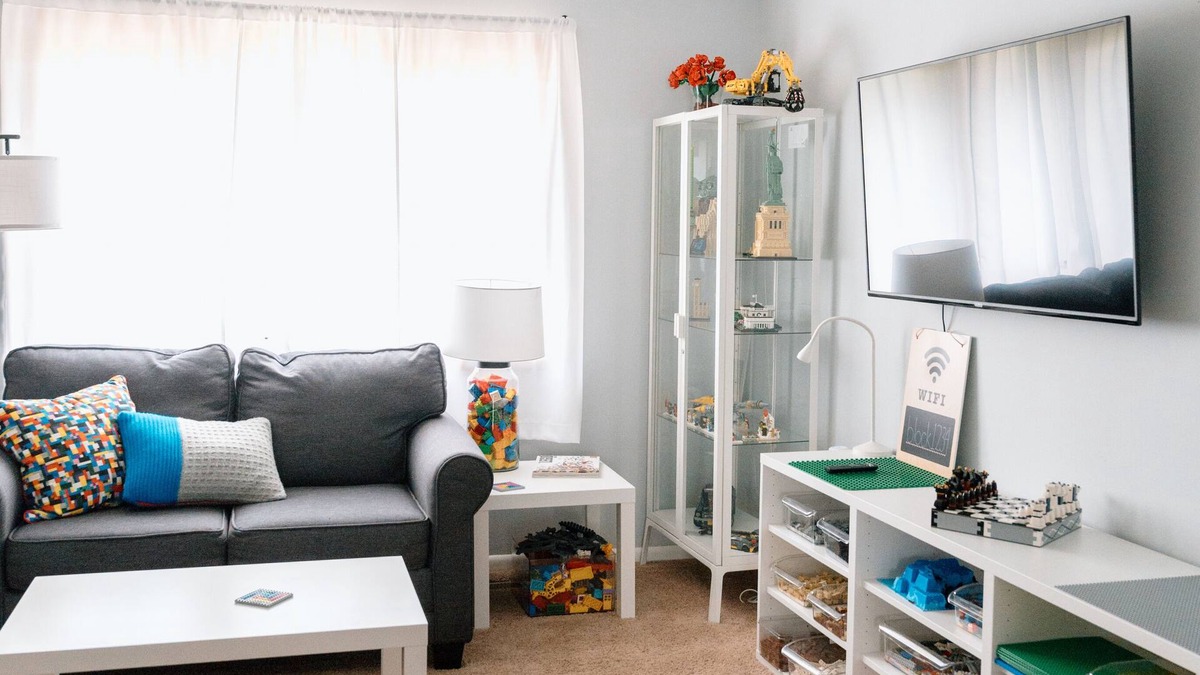 Akron House | Builditplace! Kid friendly Stay, Play and Create!