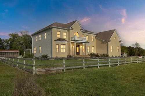 Haymarket House | Bull Run Estate- Luxury Retreat with Scenic Views home