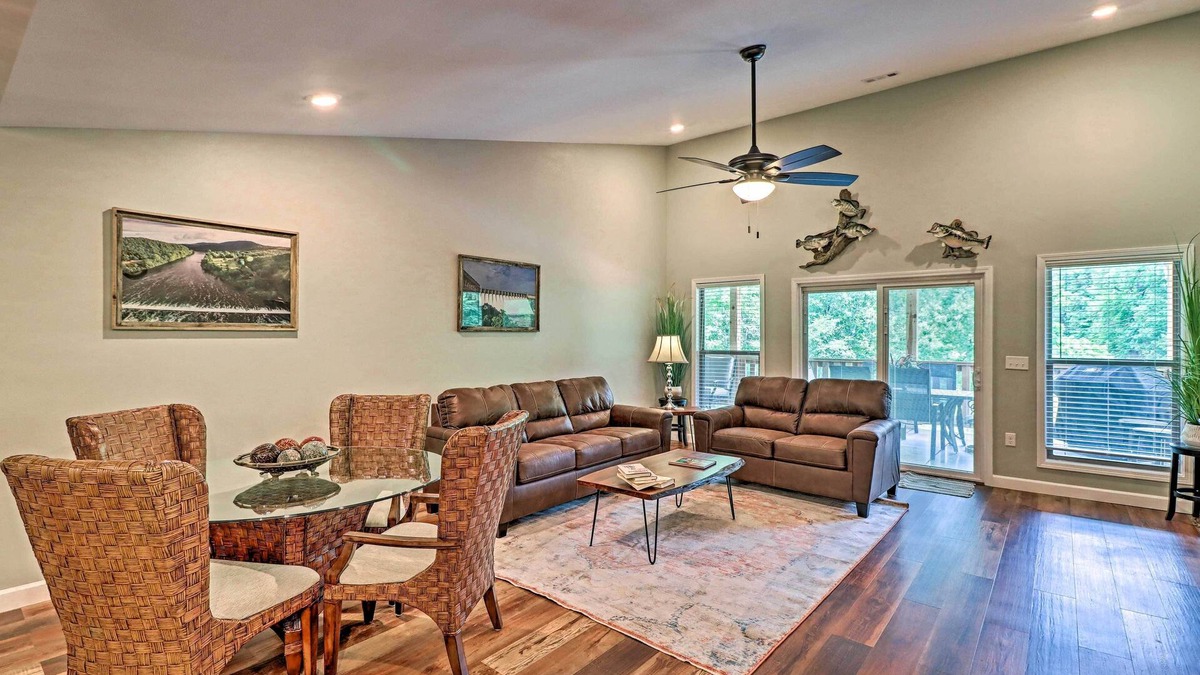 Bull Shoals Condo | Bull Shoals Condo Retreat ~ 1 Mi to Marina!