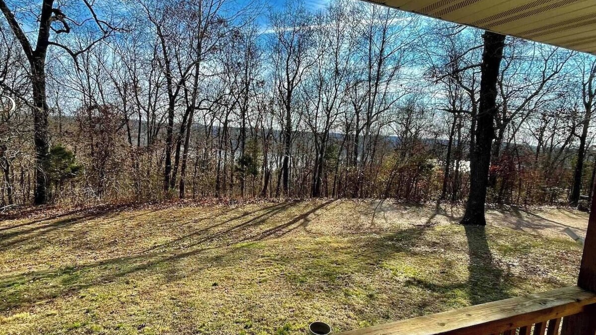 Theodosia House | Bull Shoals Lake House - Marina & Restaurant Near