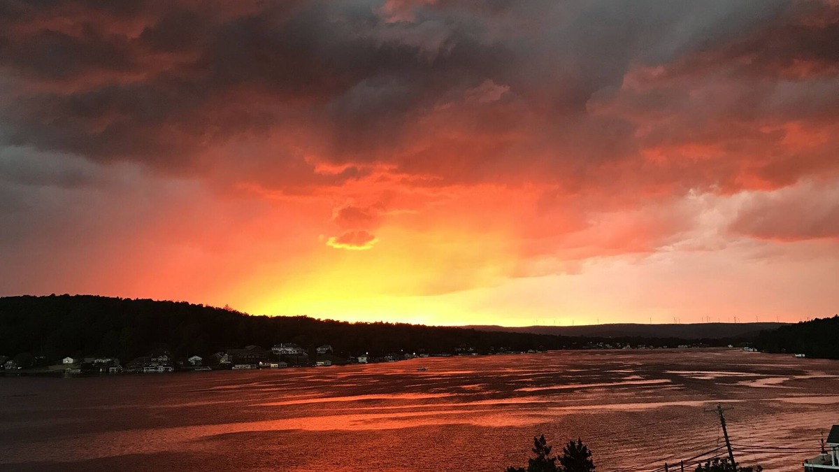 Shawanese Cottage | BullFrog cottage, Harveys Lake, PA - Spectacular lakefront presence and view!