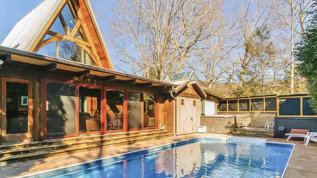 Cheshire House | Bullhead Mountain Lodge | Luxurious Black Mountain Home with Pool, Game room, and More!