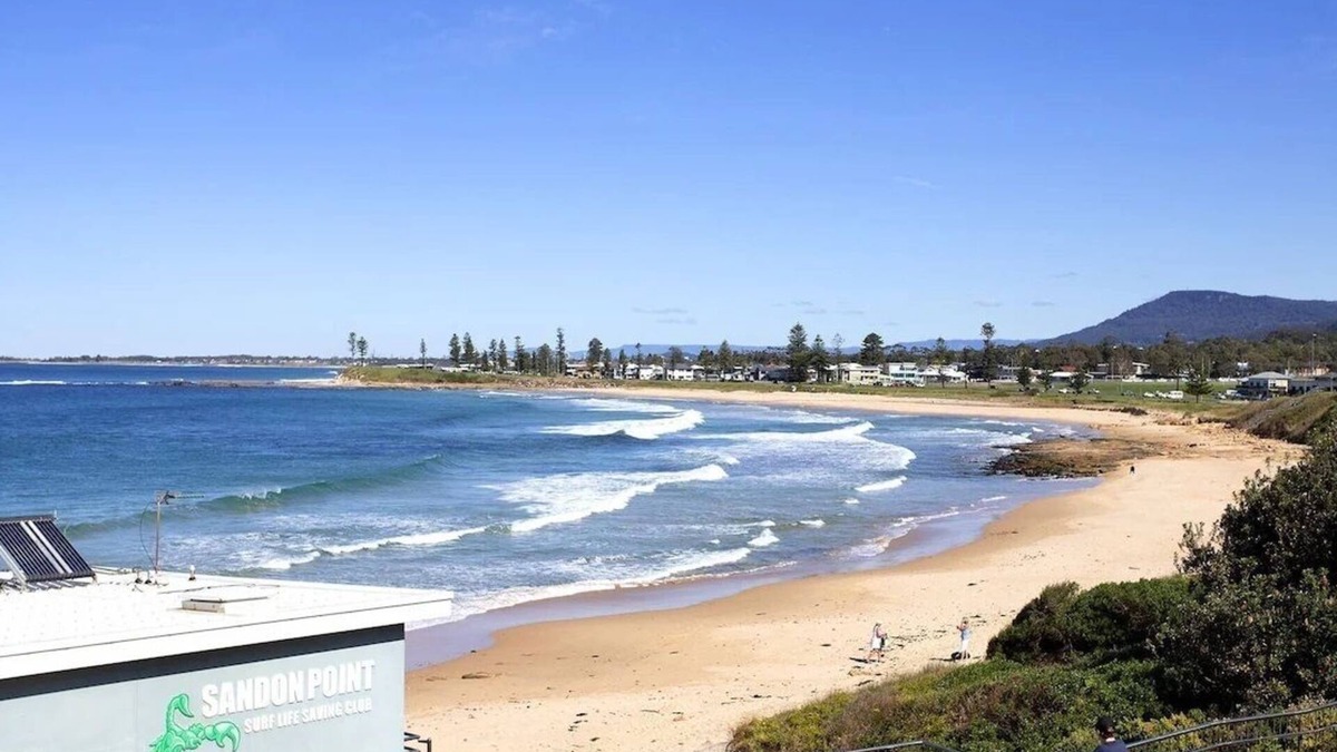 Bulli Apartment | Bulli26 Studio | Relaxing Beachside Accommodation 150m from Sandon Point Beach