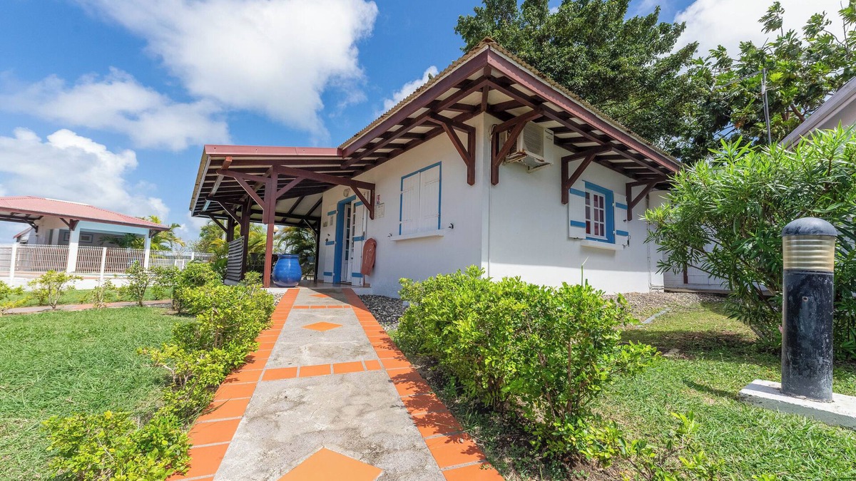 Capesterre-de-Marie-Galante House | Bungalow Chadèk outdoor pool