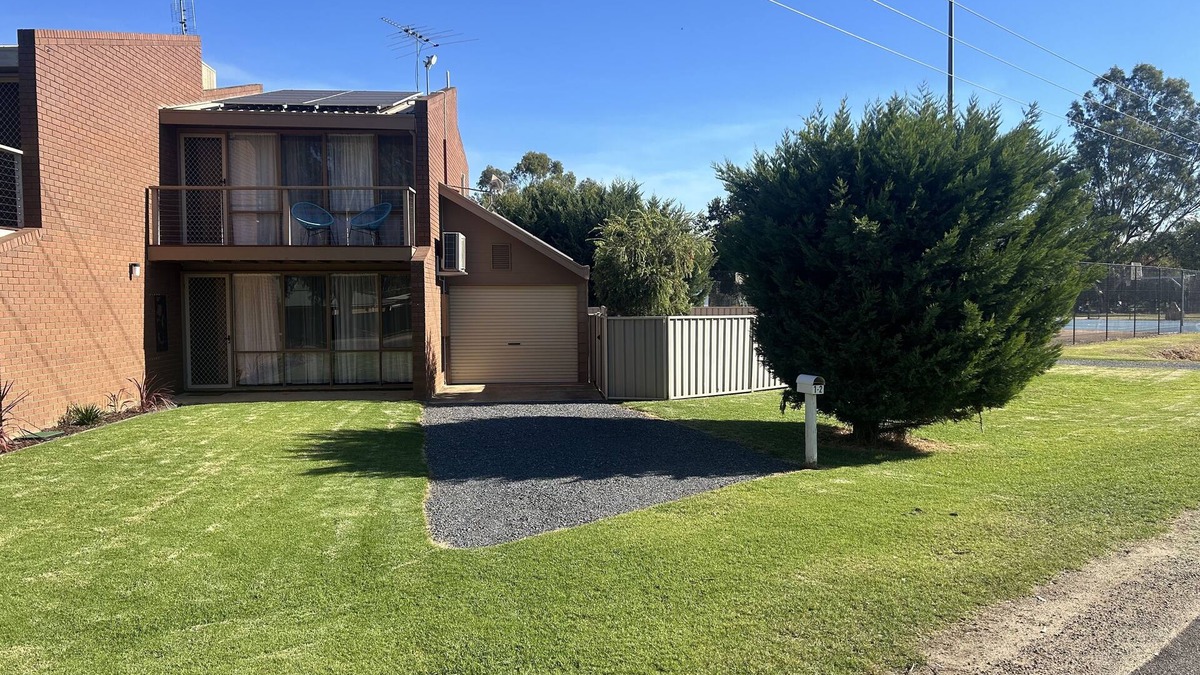 Indigo Shire House | Bundalong Villa on Francis Elliot