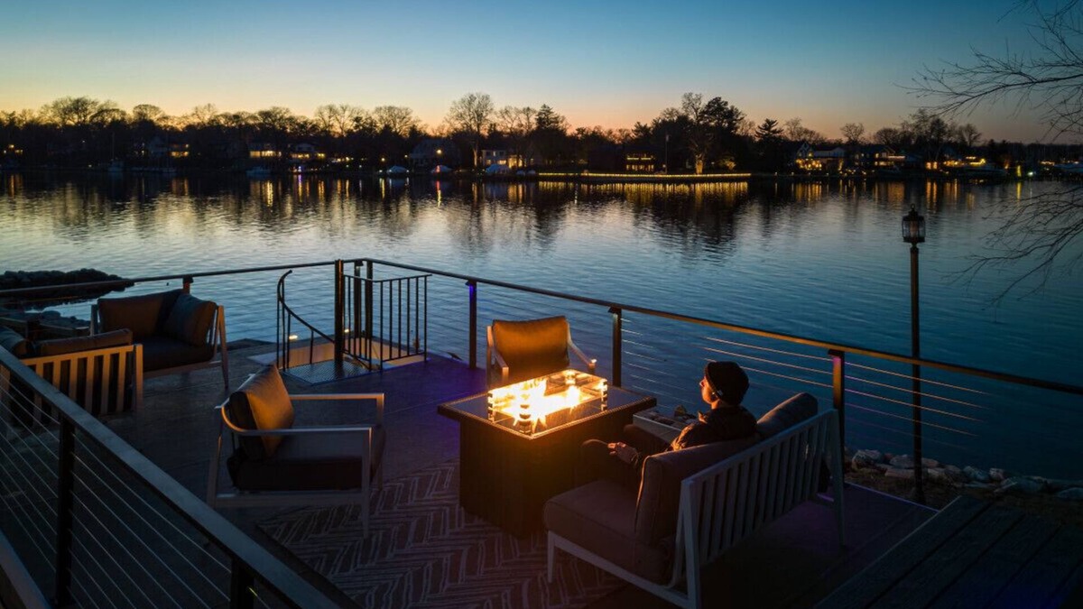 Arnold Boat Rental | Bung-a-flo Tiny Bohemian Designed Floating Home w/360 Waterfront Views
