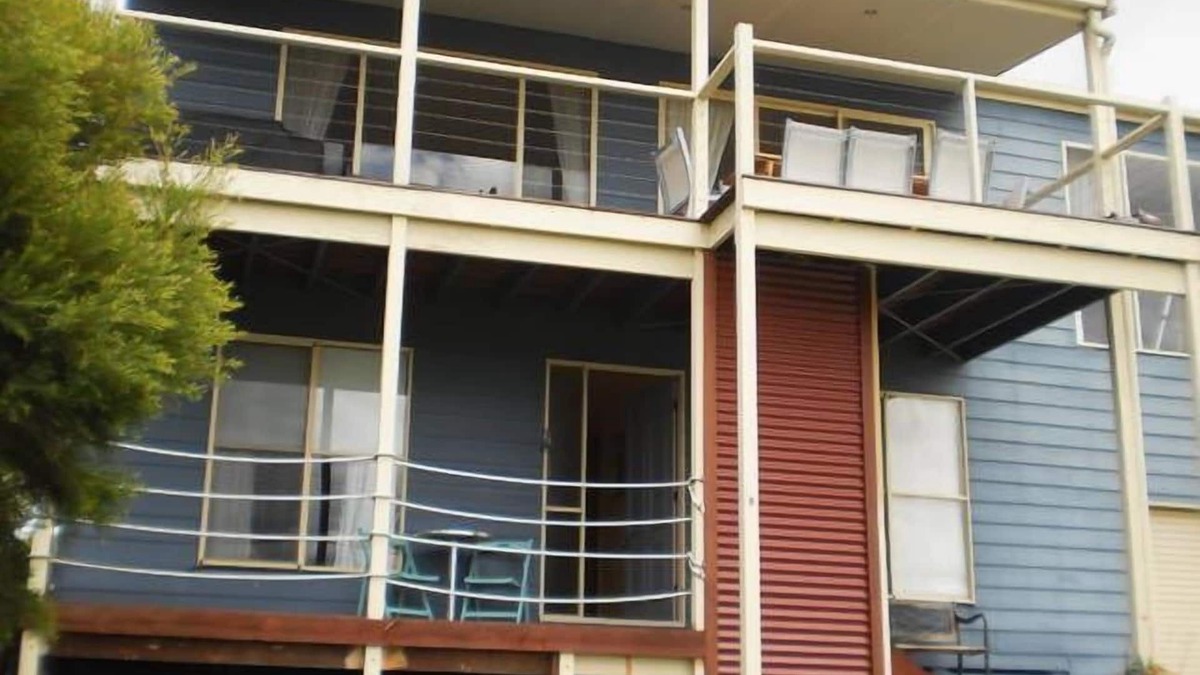 Lake Tyers Beach House | Bung Yarnda Lakeview House
