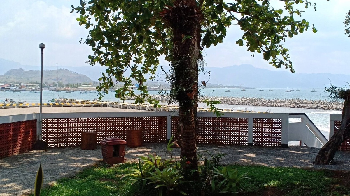 Pelabuhan Ratu Bed & Breakfast | Bunga Ayu Seaside Resort