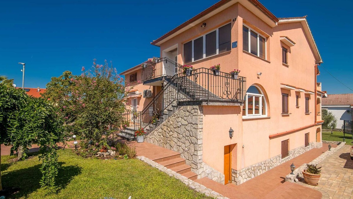Porat Apartment | Bungalov Prendivoj with spacious garden
