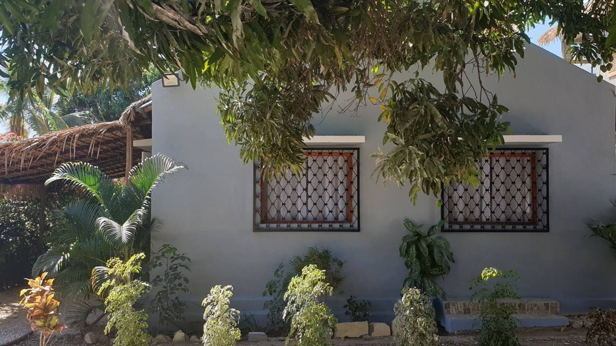 Mahajanga House | Bungalow 2 for 5 people