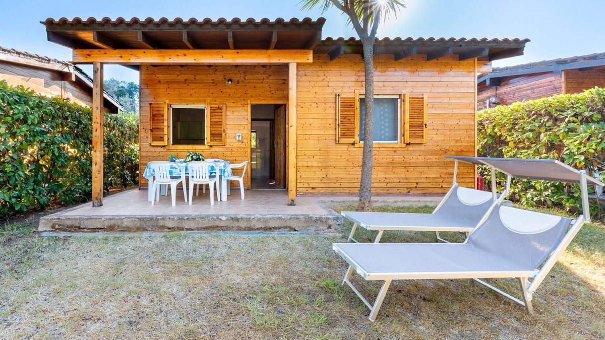 Otranto House | Bungalow 'Agriturismo Alimini- 2' with Private Terrace, Wi-Fi and Air Conditioning