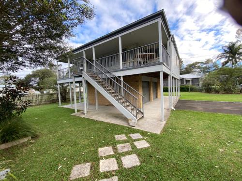 Shoalhaven Heads House | Bungalow by the River