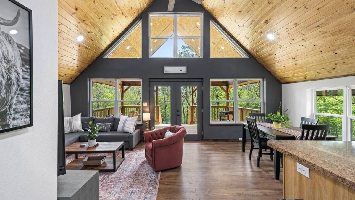 Pickens Cabin | Bungalow Cabin | Riverfront | Kayaks | Stargazing