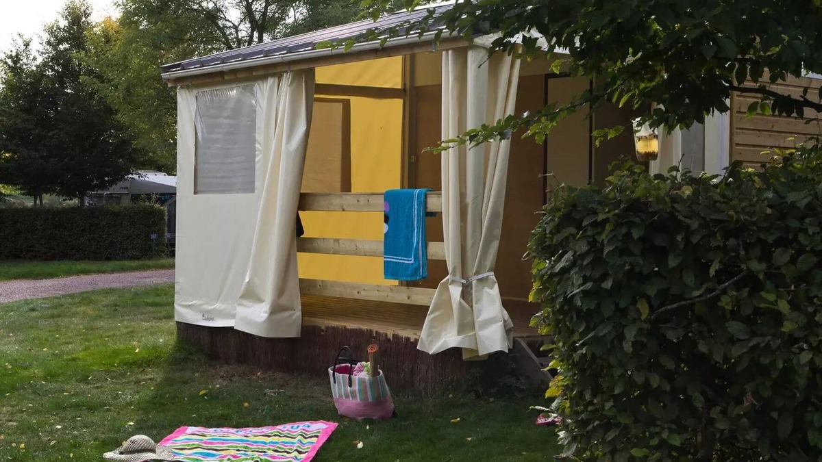 Culoz House | Bungalow Canvas - ohne Sanitäranlagen. 1 Schlafzimmer Doppelbett, 1 Schlafzimmer 3 Betten (1 Etagen) 5 Personen