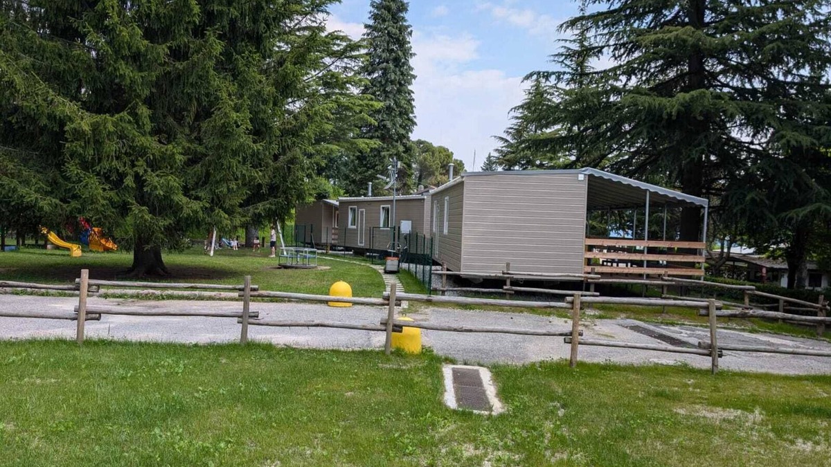 Oliveto Lario House | Bungalow 'Casa Mobile 8' with Private Terrace, Shared Garden and Air Conditioning