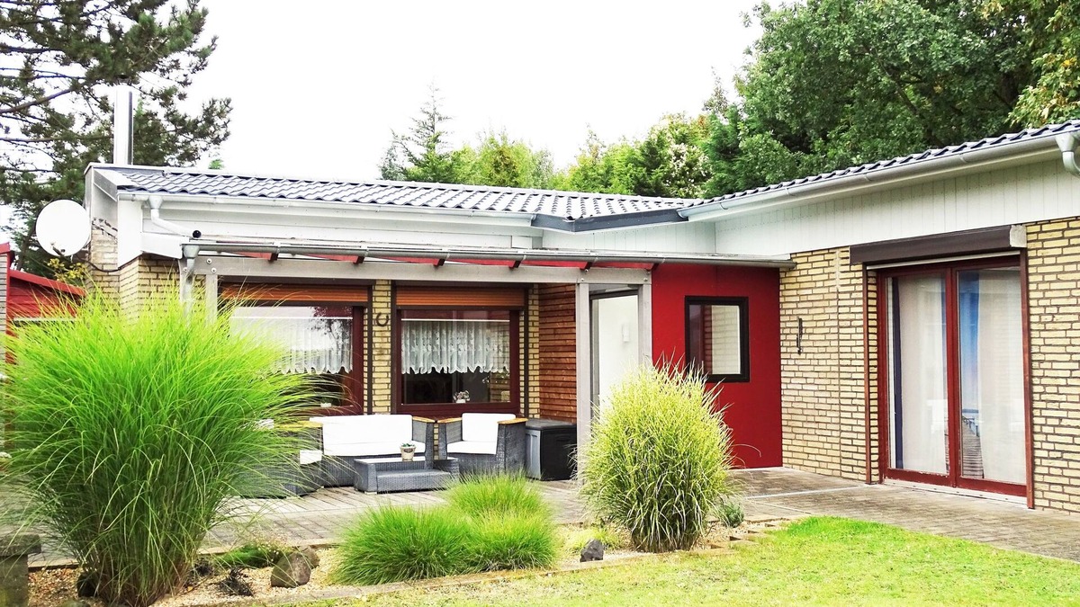 Lensterstrand House | Bungalow for 4 guests with 65m² in Grömitz-Lensterstrand (161937)