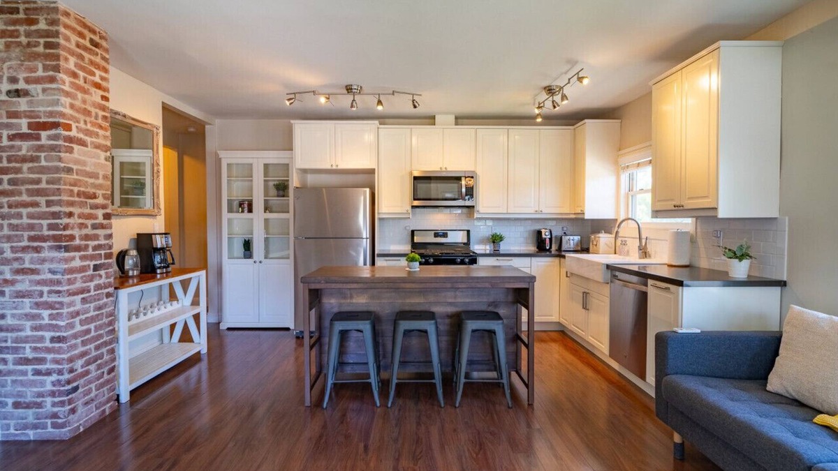 South Park Apartment | Bungalow Farmhouse 2 Bed W/D