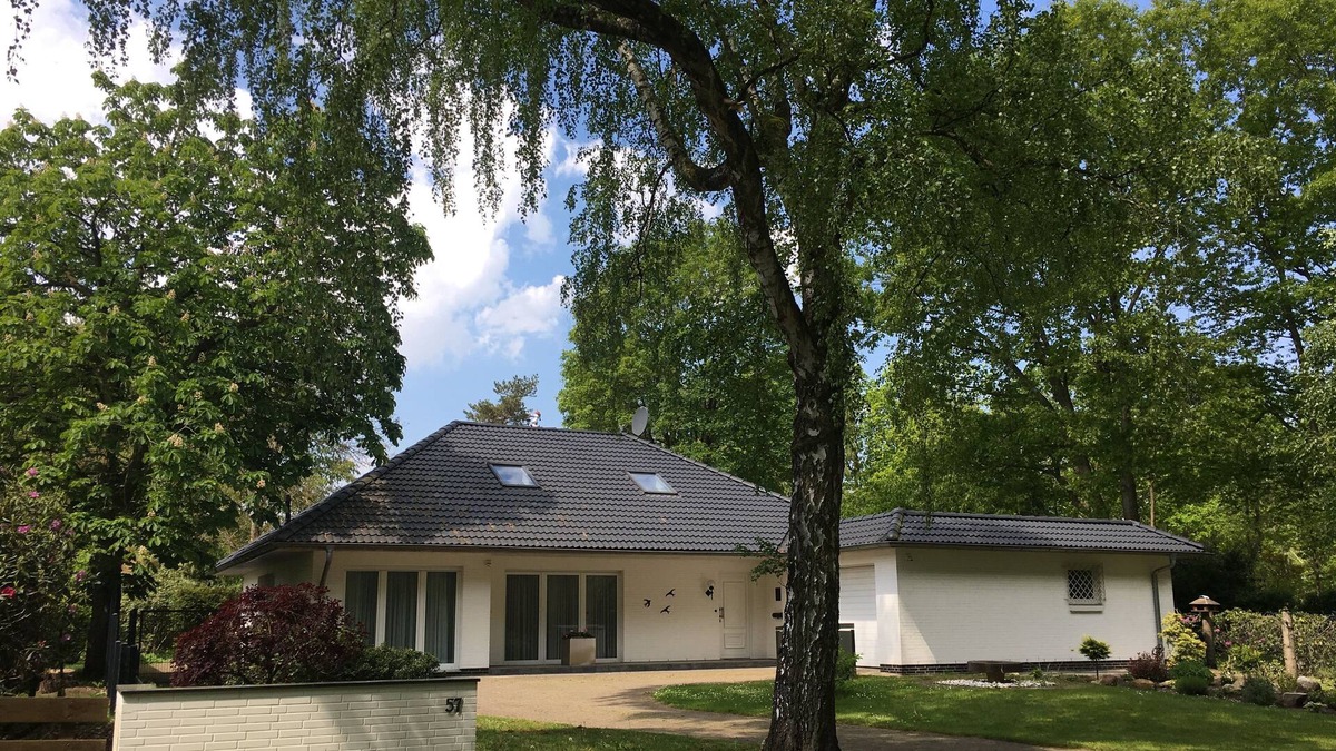 Visselhoevede House | Bungalow for 4 people with large garden, terraces and barbecue