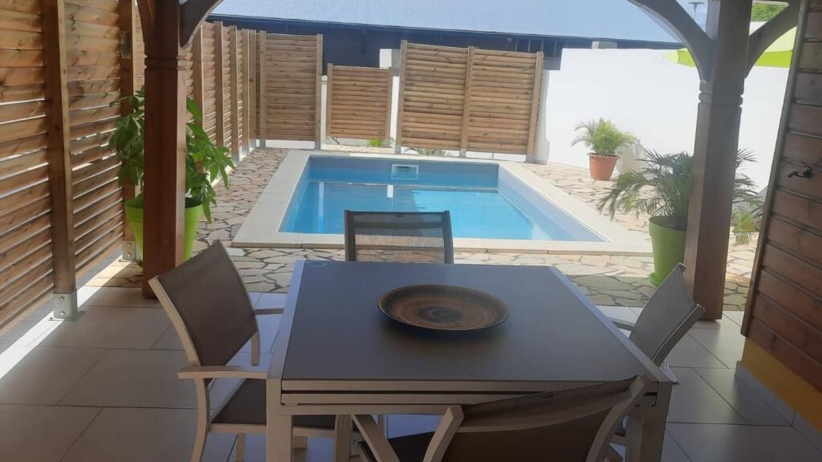 Baie-Mahault House | Bungalow hibis.kiss971 (Baie-Mahault, Guadeloupe)