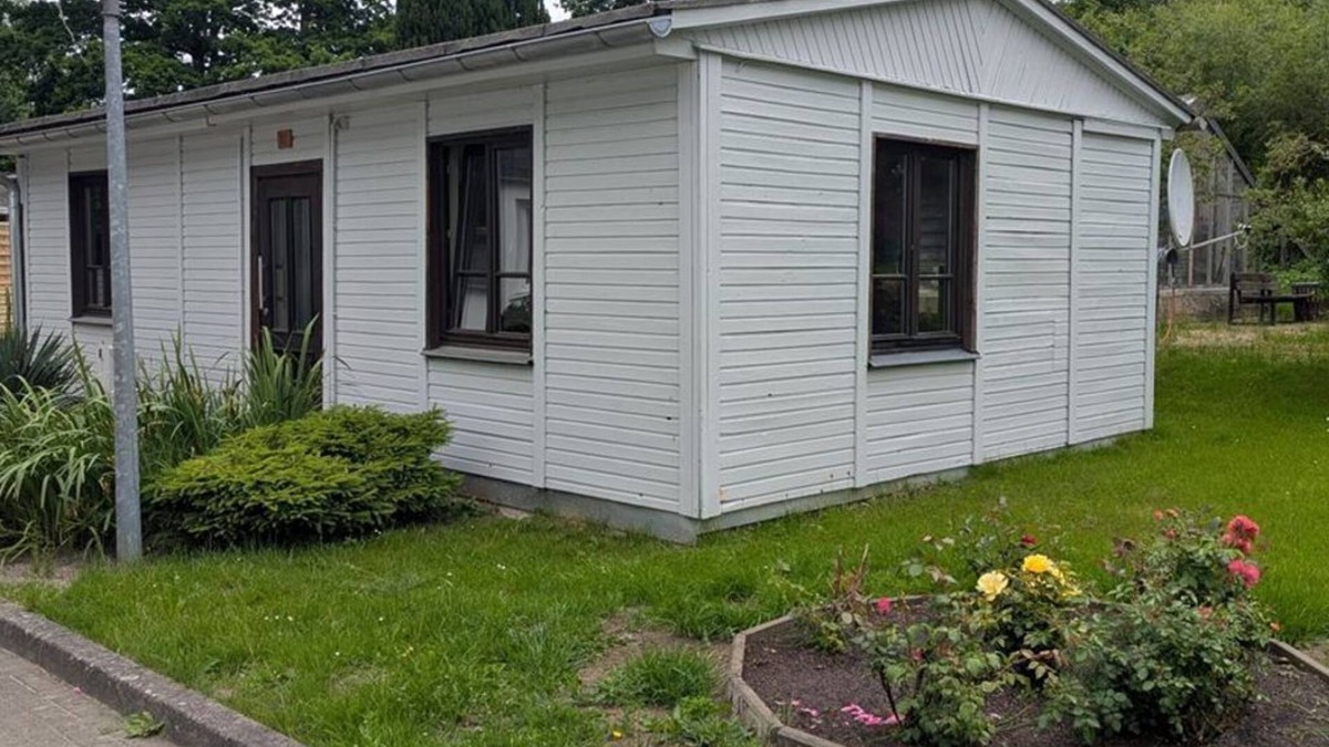 Neubrandenburg House | Bungalow House D - Schullandheim