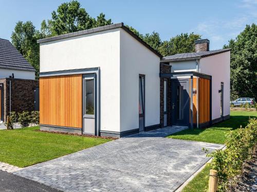 Roggel Villa | Bungalow in Limburg near Designer Outlet