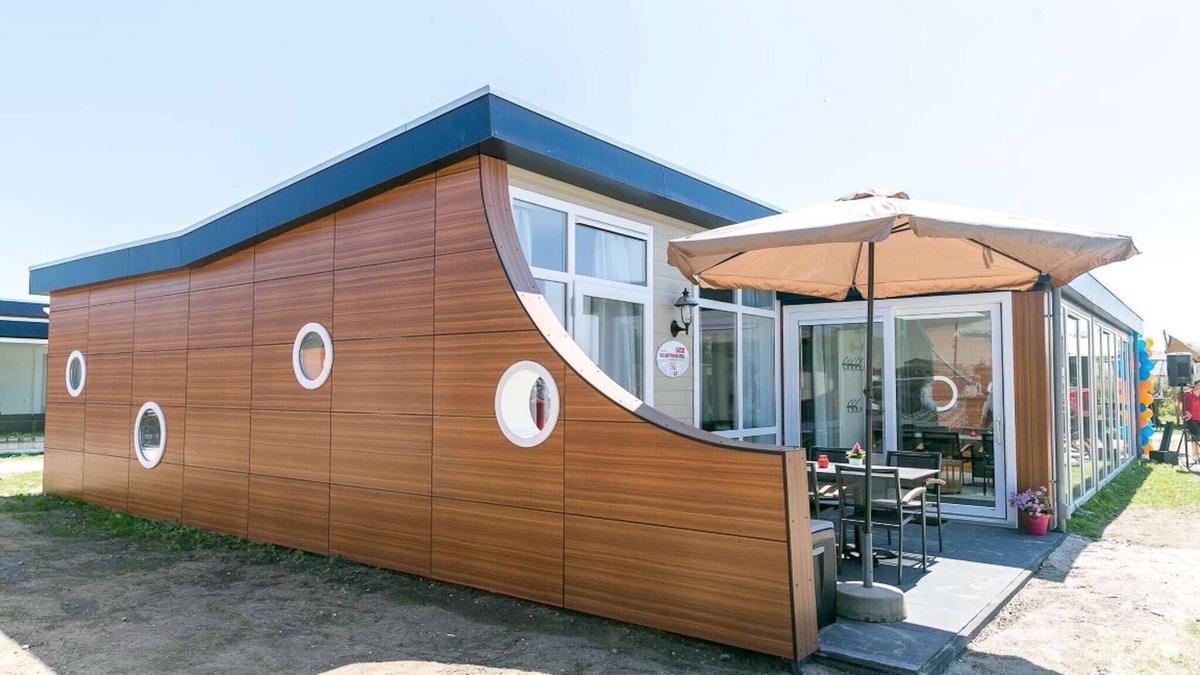 's-Gravenzande House | Bungalow in Netherlands with Garden Terrace