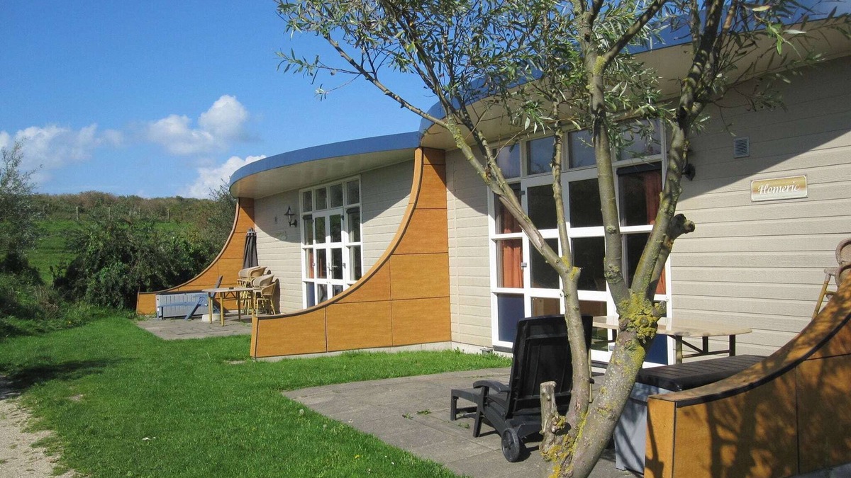 's-Gravenzande House | Bungalow in South Holland with Unique Design