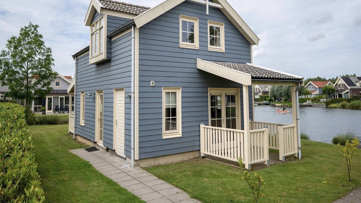 Municipality of Nissewaard House | Bungalow in South Holland with Private Jetty