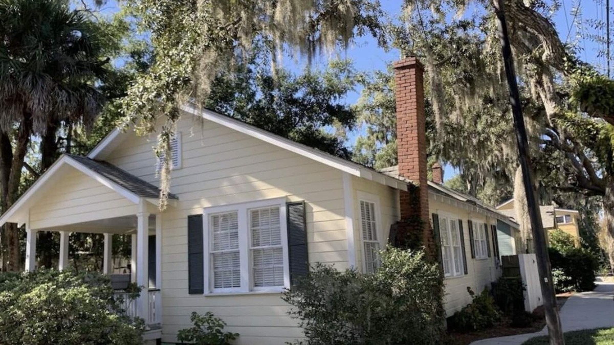 Historic District House | Bungalow in the Historic District-walking distance to downtown & the waterfront!