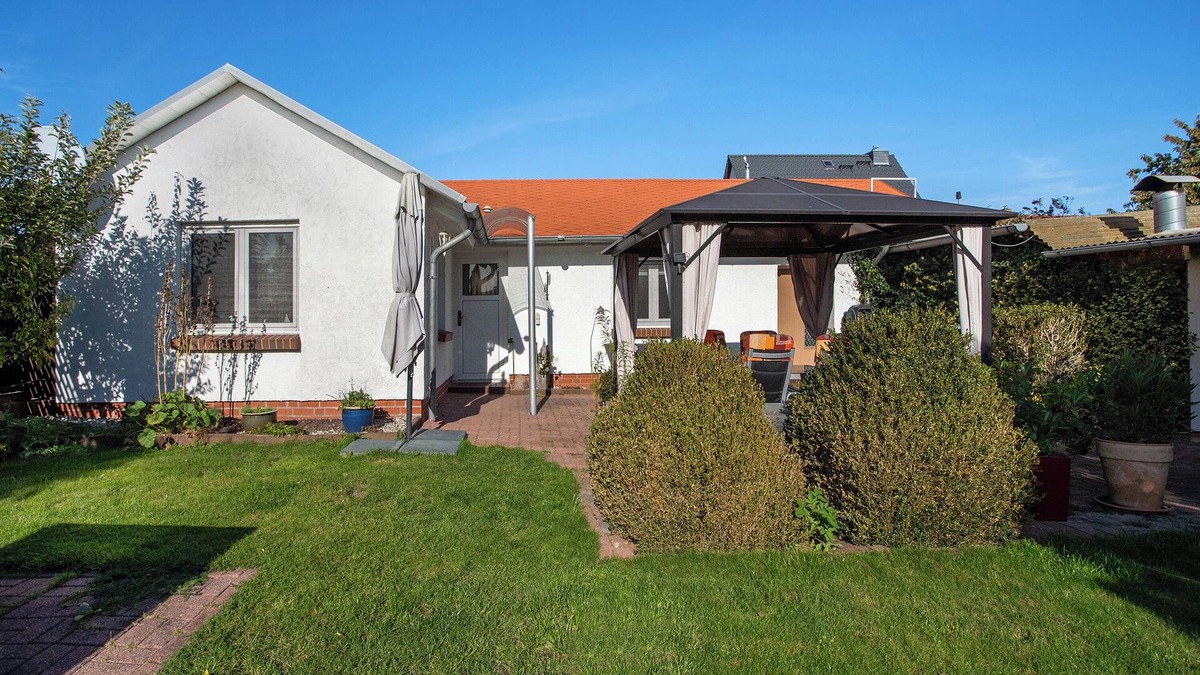Ueckermuende House | Bungalow 'Meerjungfrau' with Sea View, Private Terrace and Wi-Fi