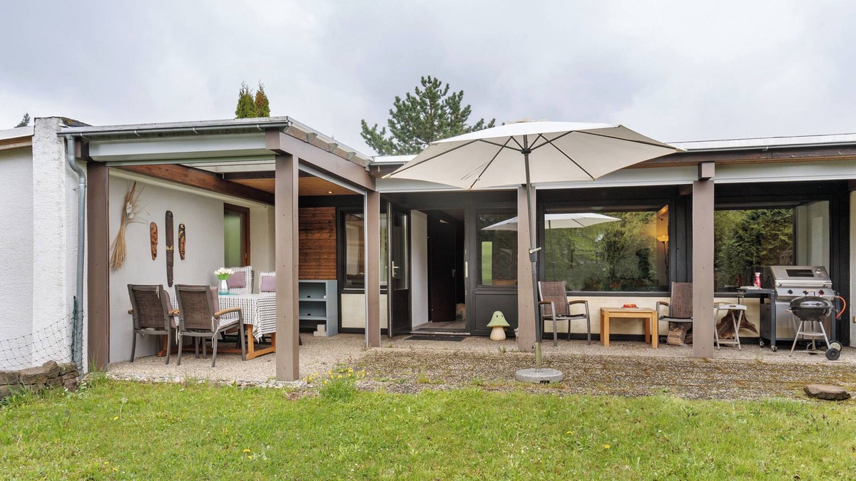 Schellbronn House | Bungalow 'Nordschwarzwald' with Private Terrace, Private Garden and Wi-Fi