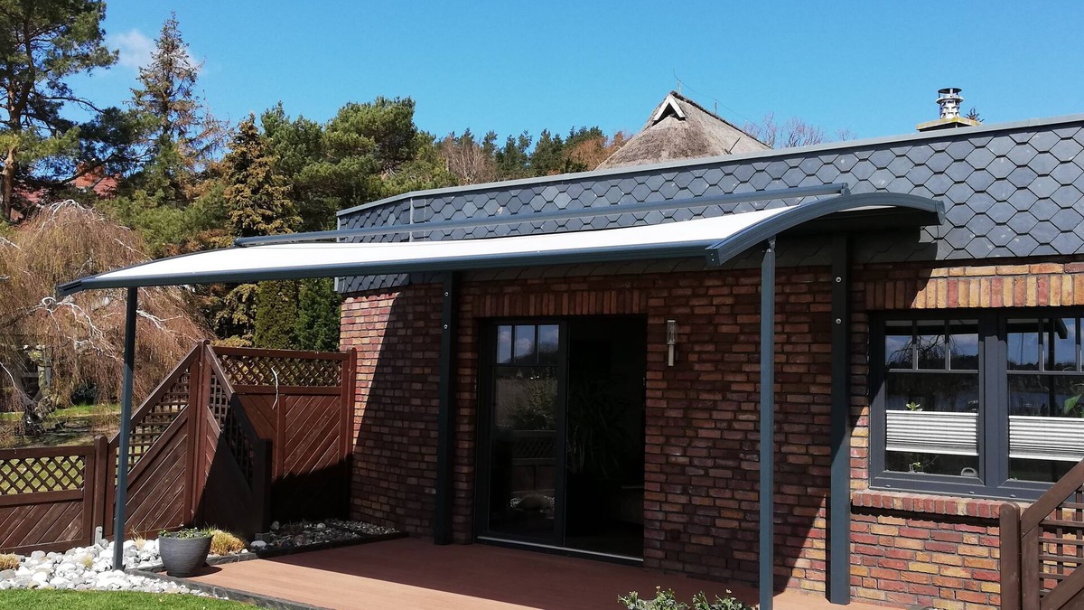 Sellin House | Bungalow on Lake Sellin