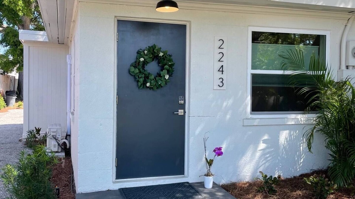 Alta Vista House | Bungalow on the Park-West