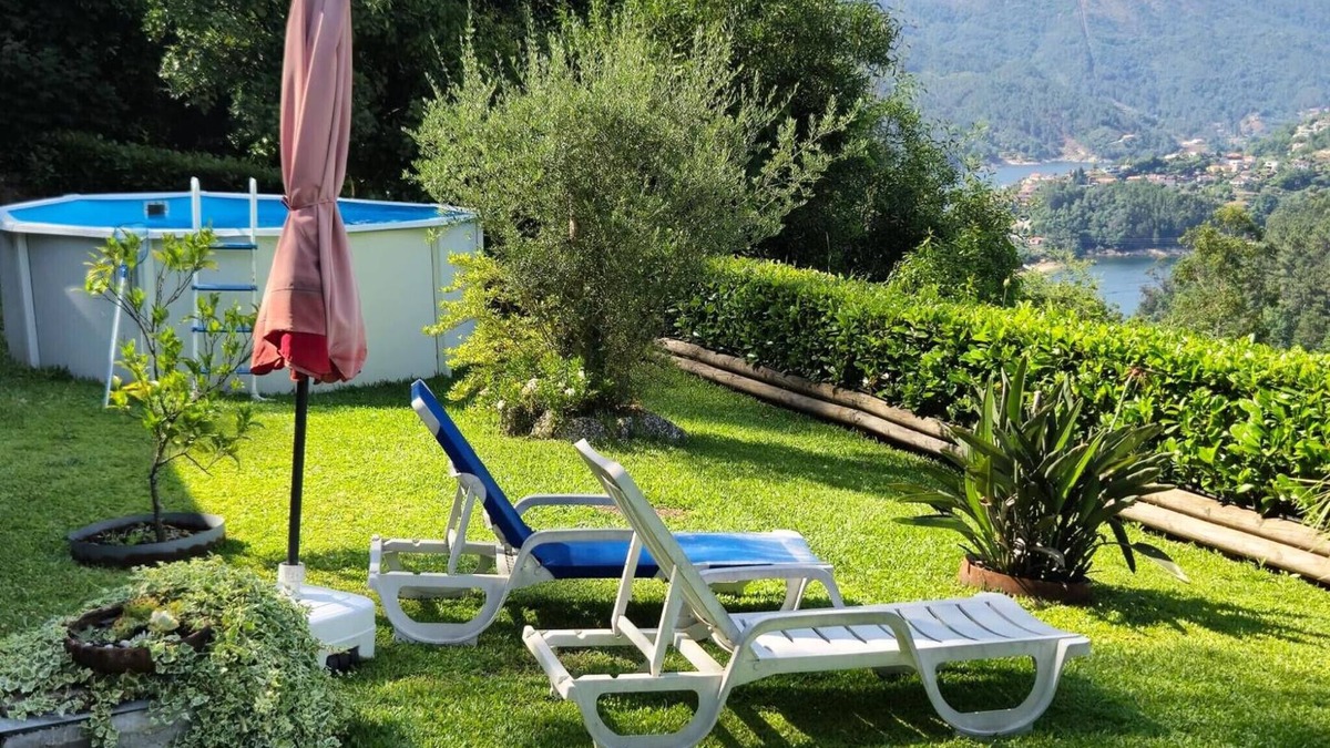 Ventosa House | Bungalow 'Quintinha Da Aldida' with Mountain View, Wi-Fi and Air Conditioning