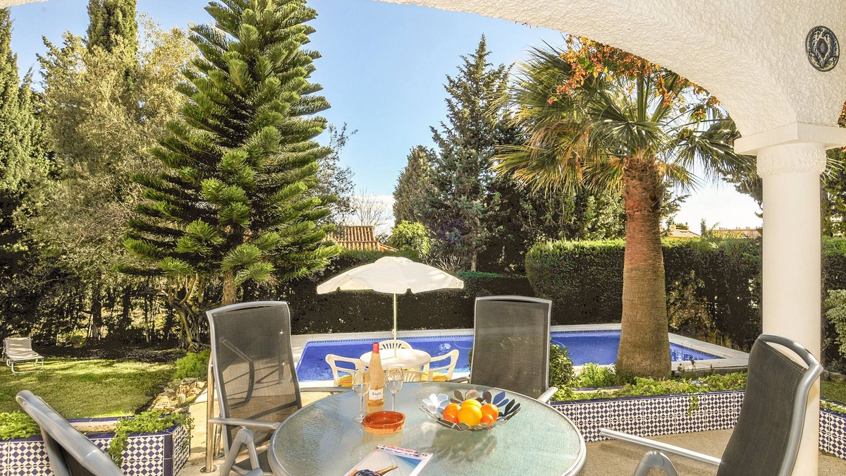 Carihuela Villa | Bungalow Torremolinos at short walk to beach and Benalmadena port