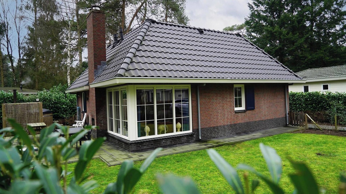 Beekbergen-Zuid House | Bungalow with 2 bedrooms and a Garden