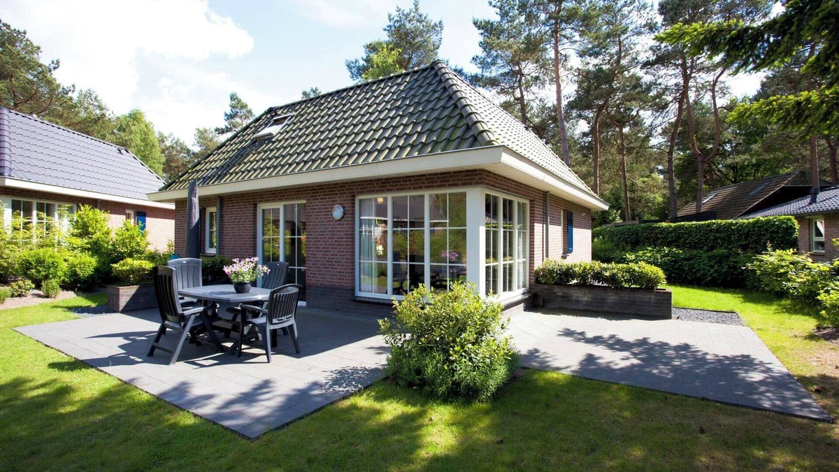 Beekbergen-Zuid House | Bungalow with 2 bedrooms and a Garden