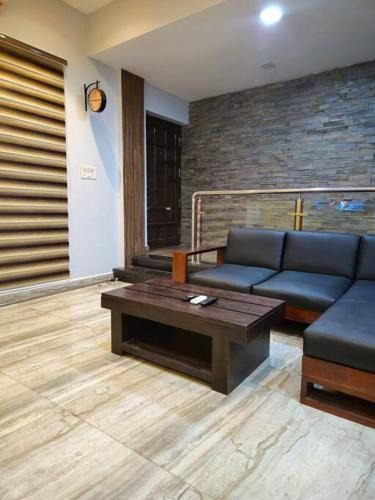Mogappair House | Bungalow with covered Car park