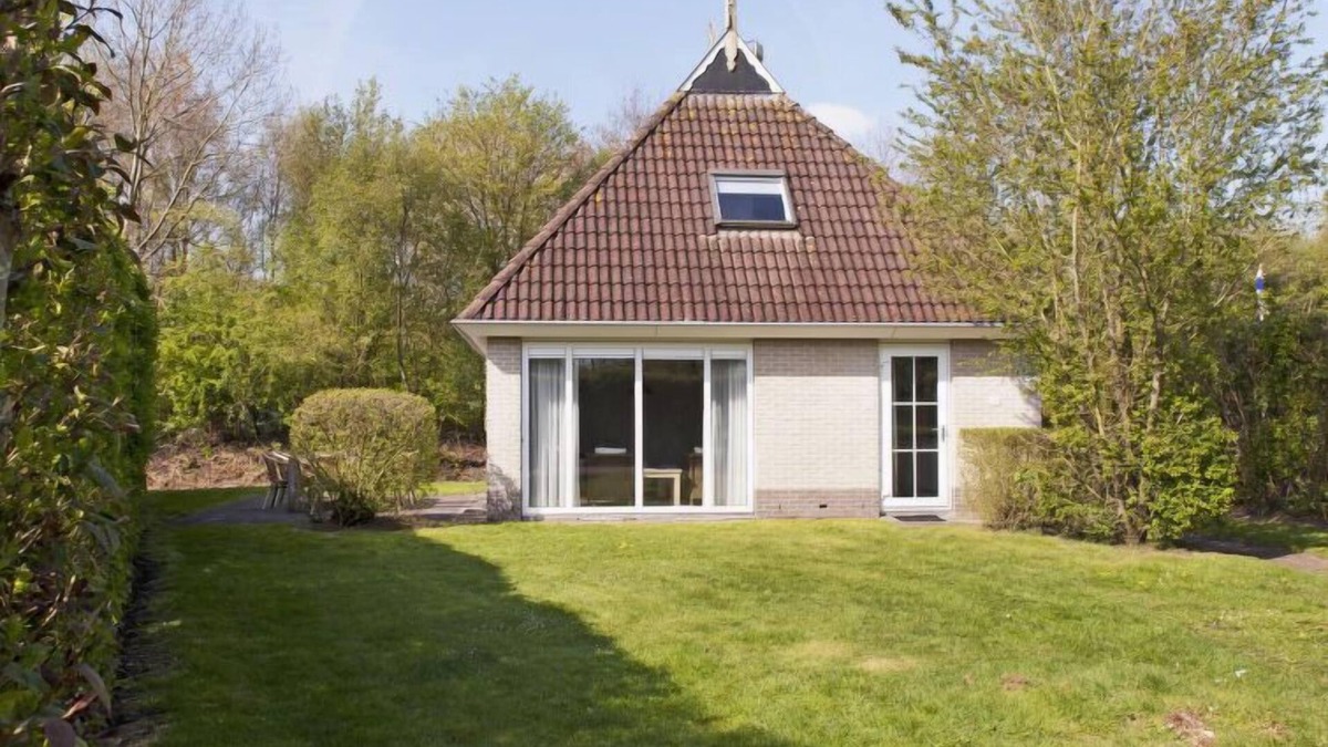 Eernewoude House | Bungalowpark It Wiid by Interhome