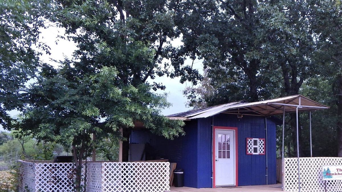 Antlers Cabin | Bunkhouse Cabin @ Rock'n O Ranch