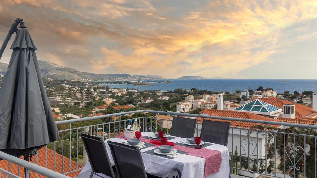 Saronikos House | Bunny island- seaview house, private garden , Lagonisi, Attika riviera by Comfortbnb