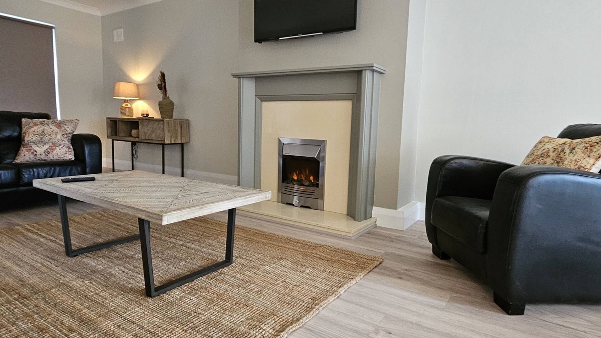 Bunratty Apartment | Bunratty West 4028 - a two story that sleeps 6 guests in 3 bedrooms