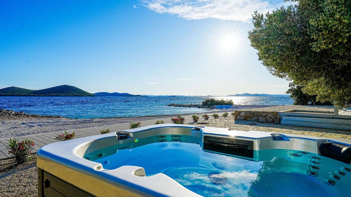 Drage Villa | BUQEZ ECO RESORT - Beach Villa 28 - Directly by beach
